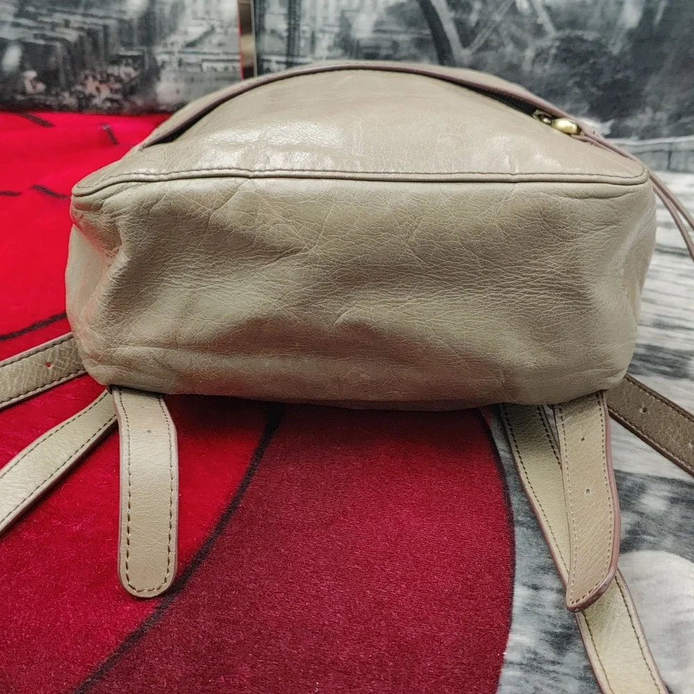 HOBO Cliff Leather Backpack – Taupe